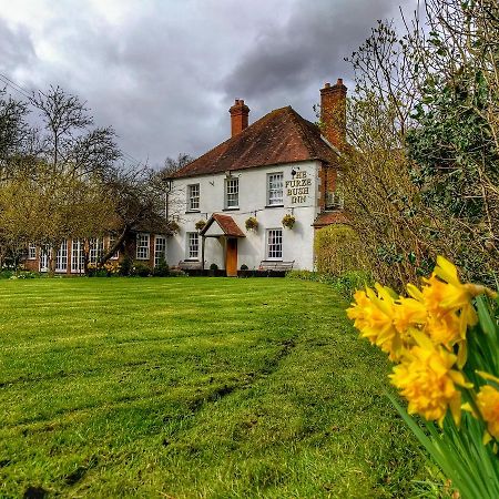 The Furze Bush Inn Ньюбери Экстерьер фото