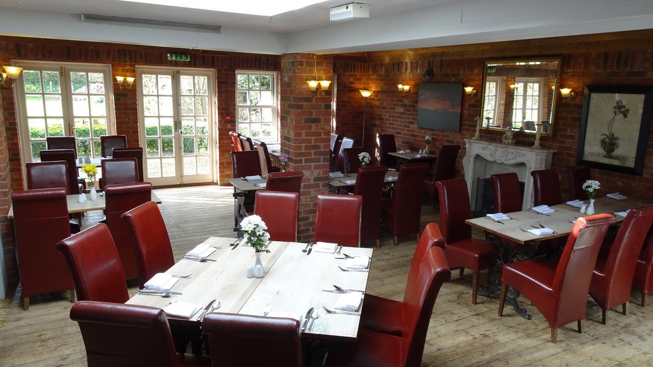 The Furze Bush Inn Ньюбери Экстерьер фото
