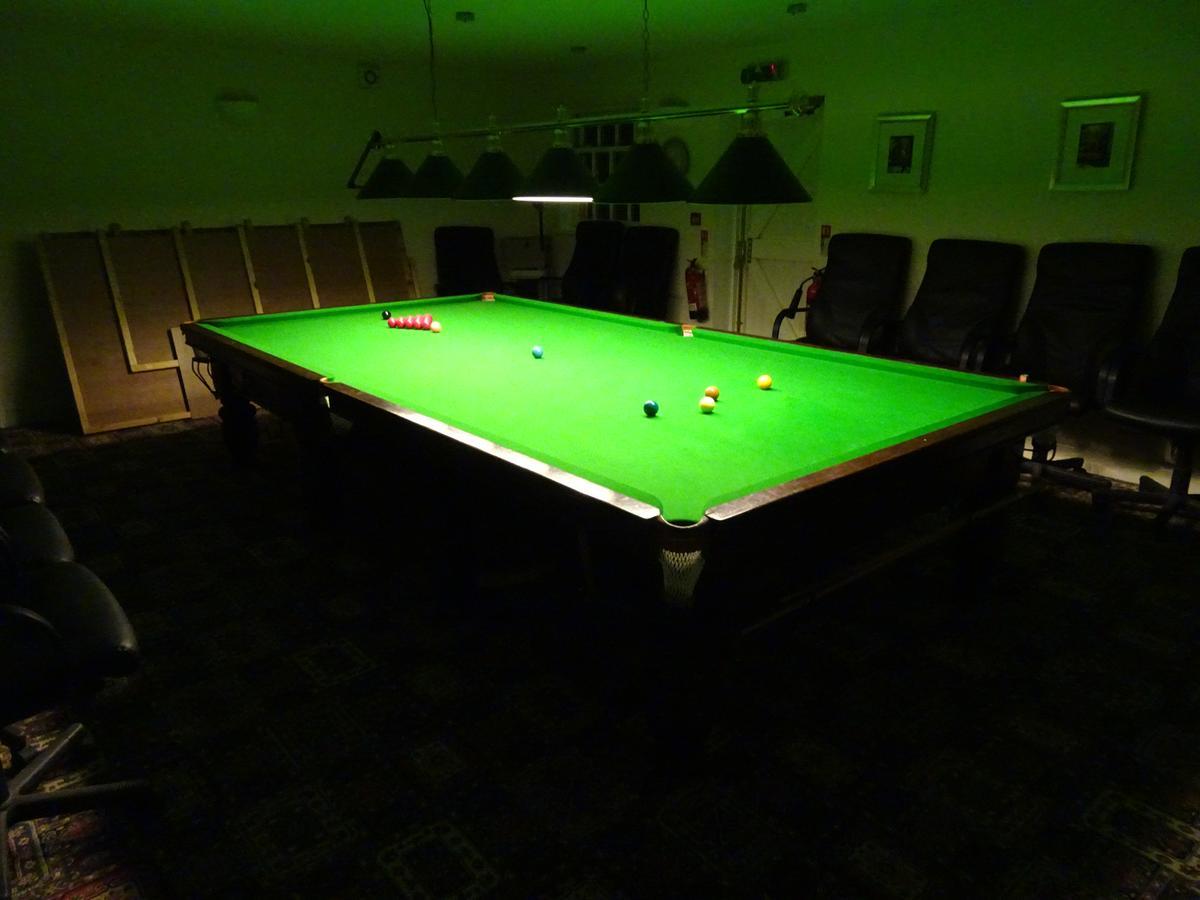 The Furze Bush Inn Ньюбери Экстерьер фото